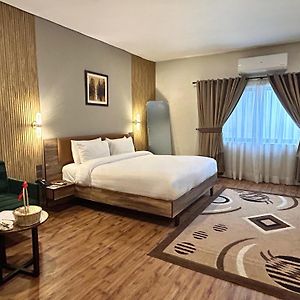 Hotel One The Mall, Lahore